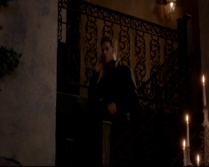 VampireDiariesWorld-dot-nl_TheOriginals_3x02YouHungTheMoon0505.jpg