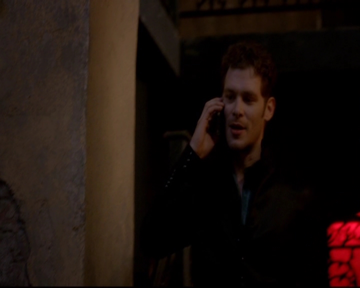 VampireDiariesWorld-dot-nl_TheOriginals_3x02YouHungTheMoon0508.jpg