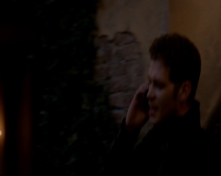 VampireDiariesWorld-dot-nl_TheOriginals_3x02YouHungTheMoon0509.jpg