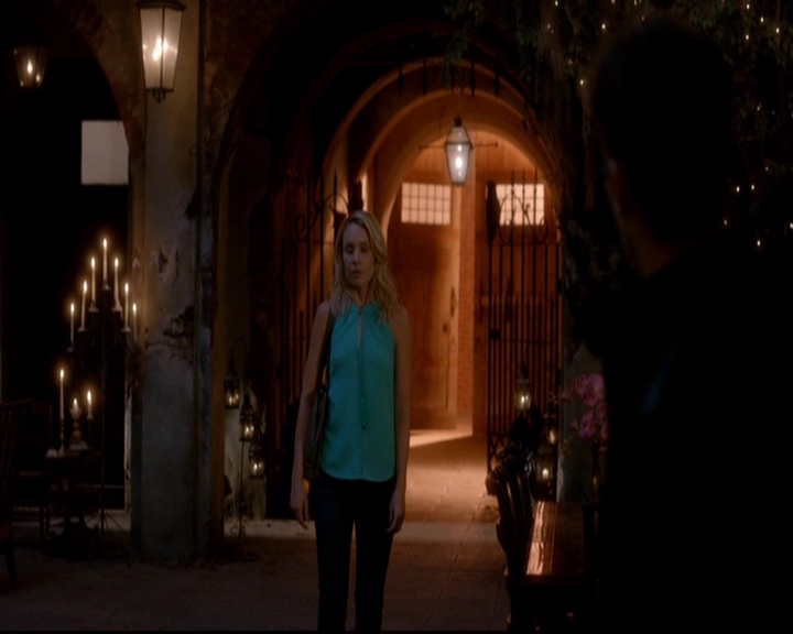 VampireDiariesWorld-dot-nl_TheOriginals_3x02YouHungTheMoon0511.jpg