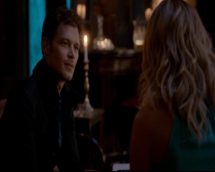 VampireDiariesWorld-dot-nl_TheOriginals_3x02YouHungTheMoon0528.jpg