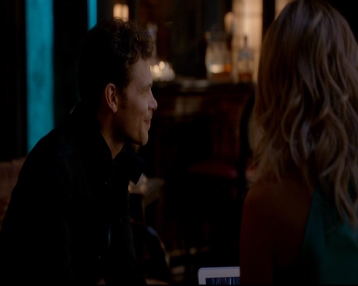 VampireDiariesWorld-dot-nl_TheOriginals_3x02YouHungTheMoon0532.jpg