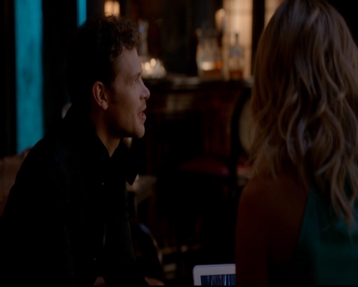 VampireDiariesWorld-dot-nl_TheOriginals_3x02YouHungTheMoon0533.jpg