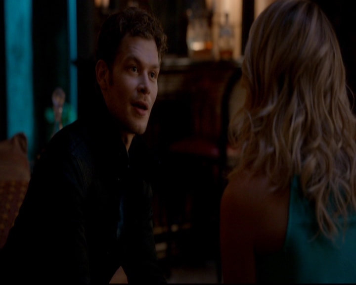 VampireDiariesWorld-dot-nl_TheOriginals_3x02YouHungTheMoon0550.jpg