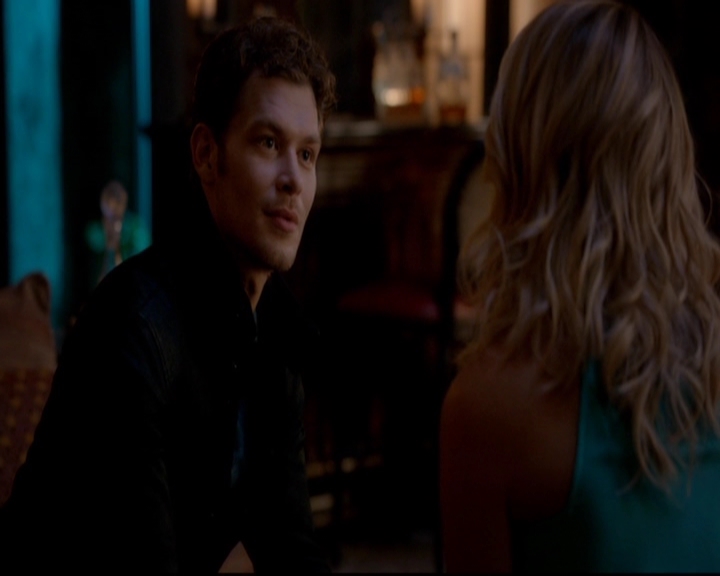 VampireDiariesWorld-dot-nl_TheOriginals_3x02YouHungTheMoon0552.jpg