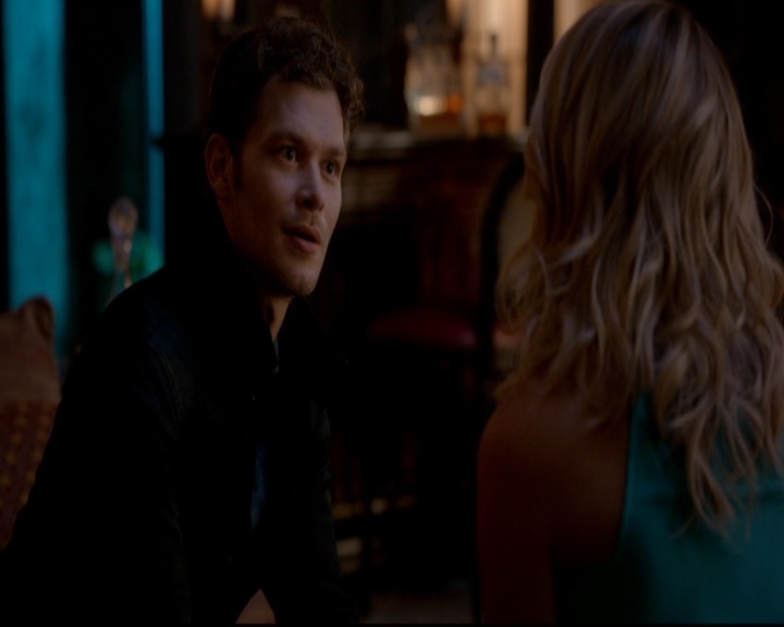 VampireDiariesWorld-dot-nl_TheOriginals_3x02YouHungTheMoon0553.jpg