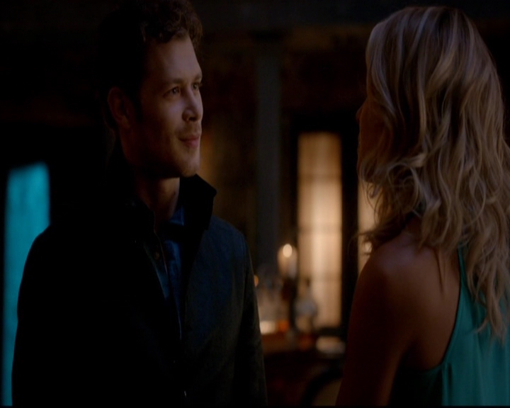 VampireDiariesWorld-dot-nl_TheOriginals_3x02YouHungTheMoon0560.jpg