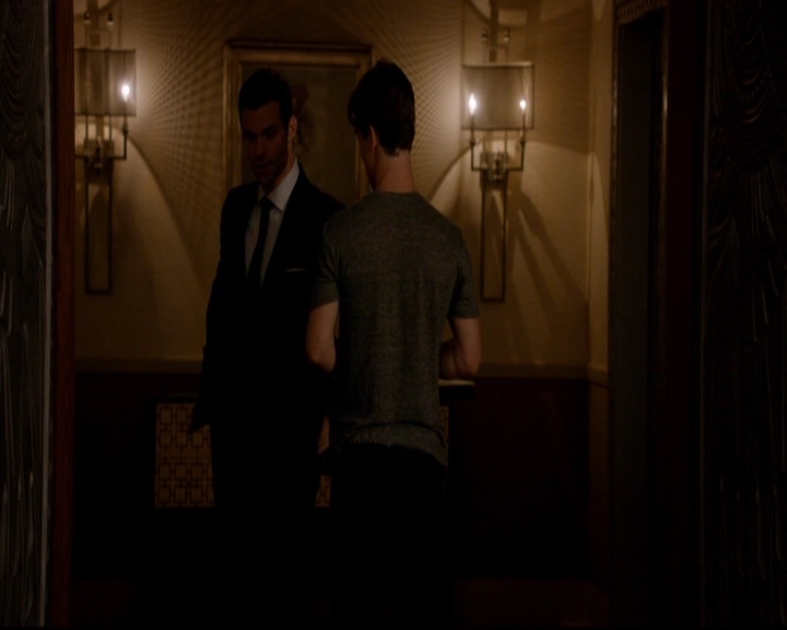 VampireDiariesWorld-dot-nl_TheOriginals_3x02YouHungTheMoon0596.jpg