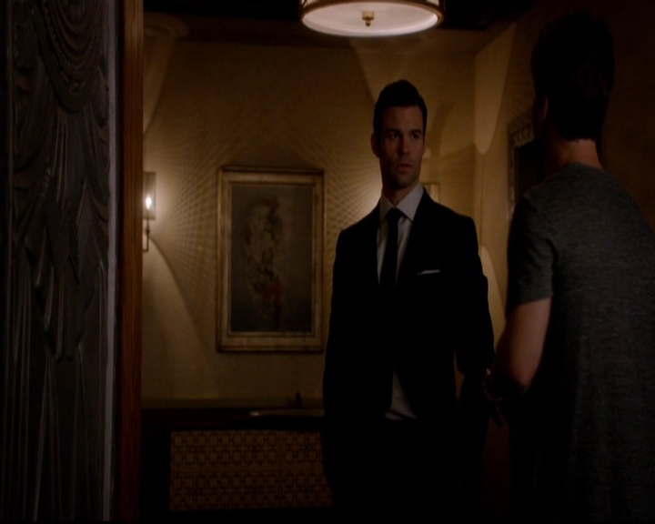 VampireDiariesWorld-dot-nl_TheOriginals_3x02YouHungTheMoon0602.jpg