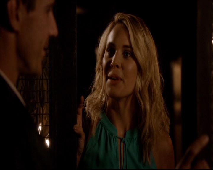 VampireDiariesWorld-dot-nl_TheOriginals_3x02YouHungTheMoon0714.jpg