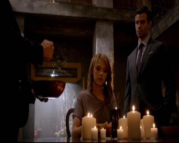 VampireDiariesWorld-dot-nl_TheOriginals_3x02YouHungTheMoon2086.jpg