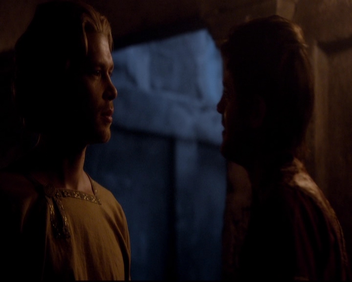 VampireDiariesWorld-dot-nl_TheOriginals_3x03IllSeeYouInHellOrNewOrleans0729.jpg