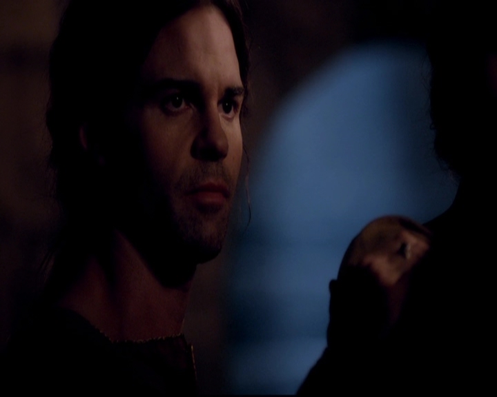 VampireDiariesWorld-dot-nl_TheOriginals_3x03IllSeeYouInHellOrNewOrleans0793.jpg