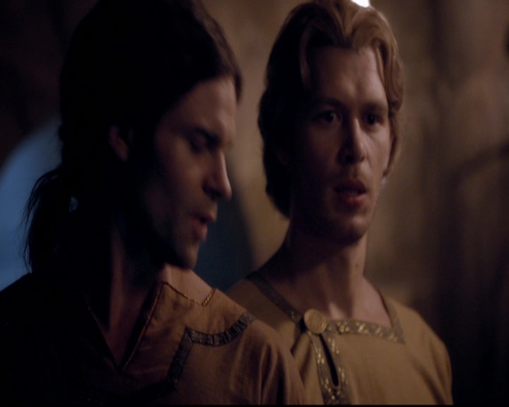 VampireDiariesWorld-dot-nl_TheOriginals_3x03IllSeeYouInHellOrNewOrleans0817.jpg