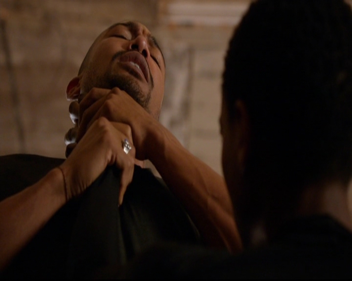 VampireDiariesWorld-dot-nl_TheOriginals_3x03IllSeeYouInHellOrNewOrleans0900.jpg