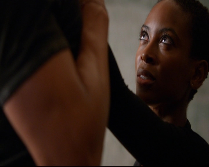 VampireDiariesWorld-dot-nl_TheOriginals_3x03IllSeeYouInHellOrNewOrleans0910.jpg