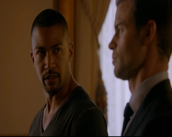 VampireDiariesWorld-dot-nl_TheOriginals_3x03IllSeeYouInHellOrNewOrleans1568.jpg