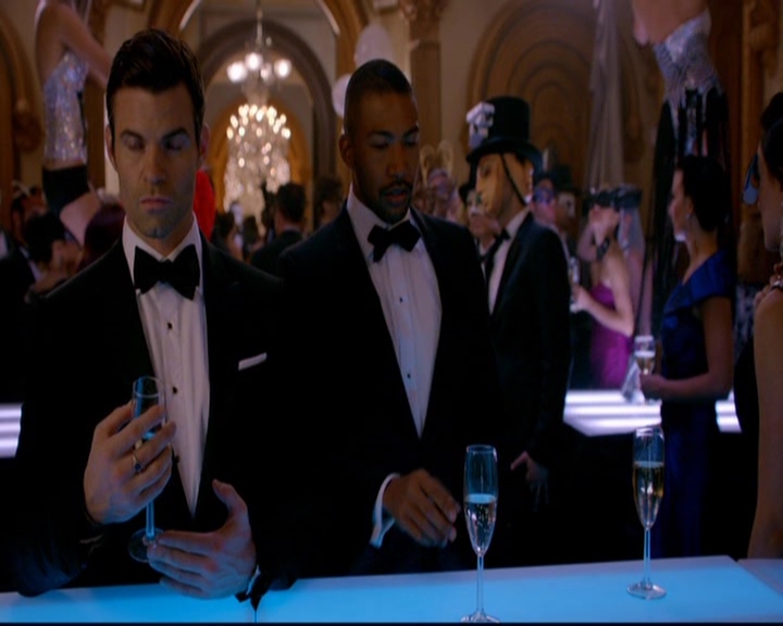 VampireDiariesWorld-dot-nl_TheOriginals_3x04AWalkOnTheWildSide1102.jpg