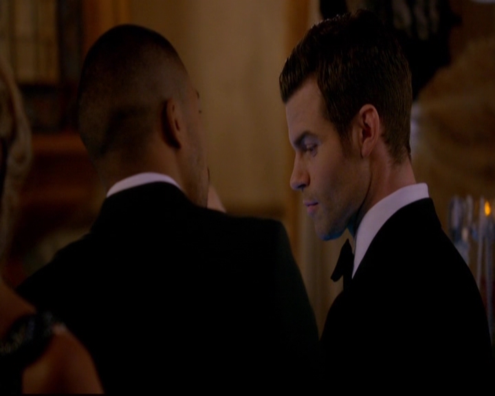 VampireDiariesWorld-dot-nl_TheOriginals_3x04AWalkOnTheWildSide1108.jpg