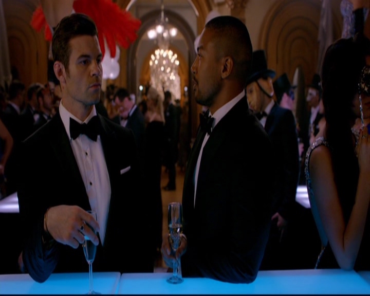 VampireDiariesWorld-dot-nl_TheOriginals_3x04AWalkOnTheWildSide1117.jpg