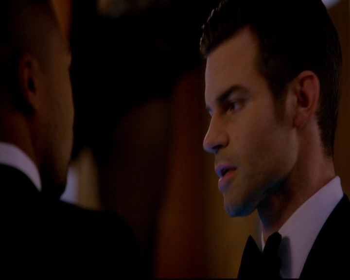 VampireDiariesWorld-dot-nl_TheOriginals_3x04AWalkOnTheWildSide1125.jpg