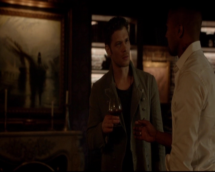 VampireDiariesWorld-dot-nl_TheOriginals_3x04AWalkOnTheWildSide1944.jpg