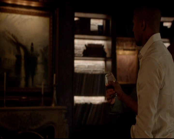 VampireDiariesWorld-dot-nl_TheOriginals_3x04AWalkOnTheWildSide1945.jpg