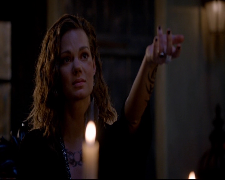 VampireDiariesWorld-dot-nl_TheOriginals_3x04AWalkOnTheWildSide1979.jpg