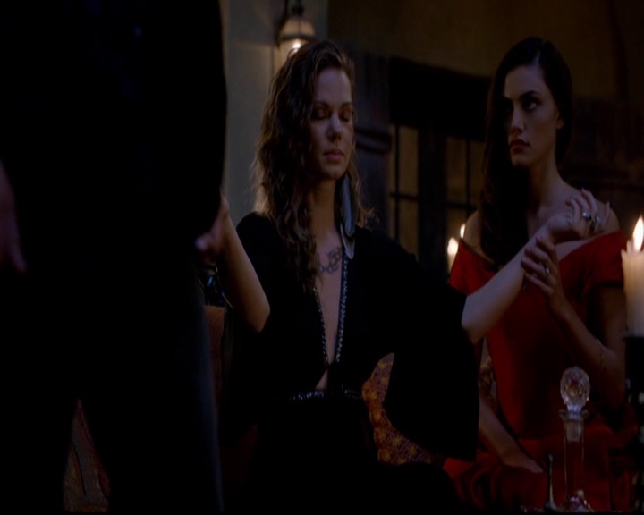 VampireDiariesWorld-dot-nl_TheOriginals_3x04AWalkOnTheWildSide1991.jpg