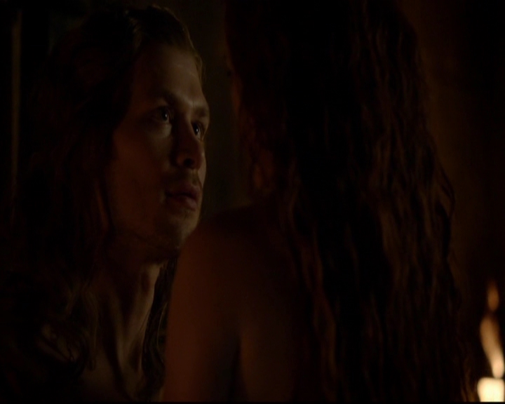 VampireDiariesWorld-dot-nl_TheOriginals_3x05TheAxemansLetters0365.jpg