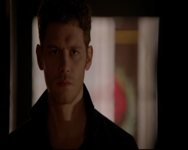 VampireDiariesWorld-dot-nl_TheOriginals_3x05TheAxemansLetters0425.jpg