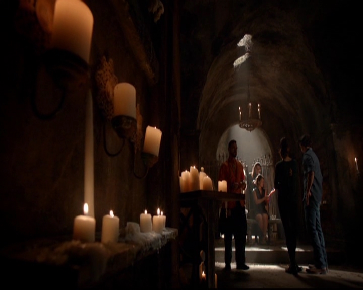 VampireDiariesWorld-dot-nl_TheOriginals_3x05TheAxemansLetters0429.jpg