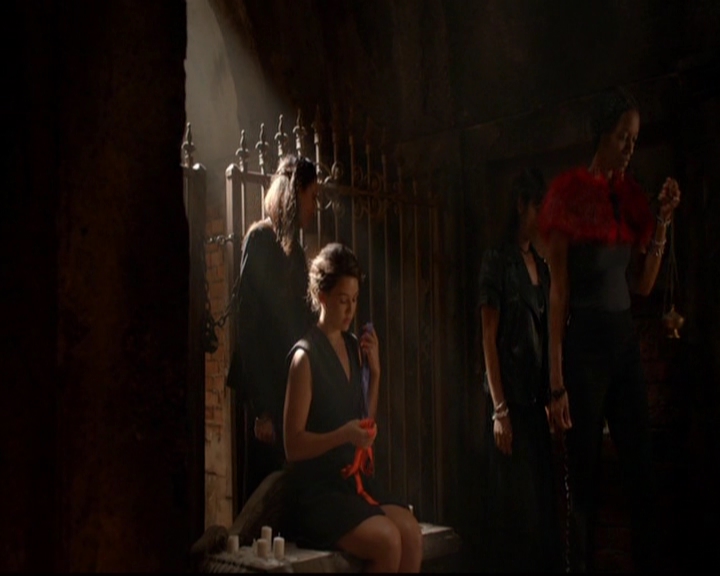 VampireDiariesWorld-dot-nl_TheOriginals_3x05TheAxemansLetters0439.jpg