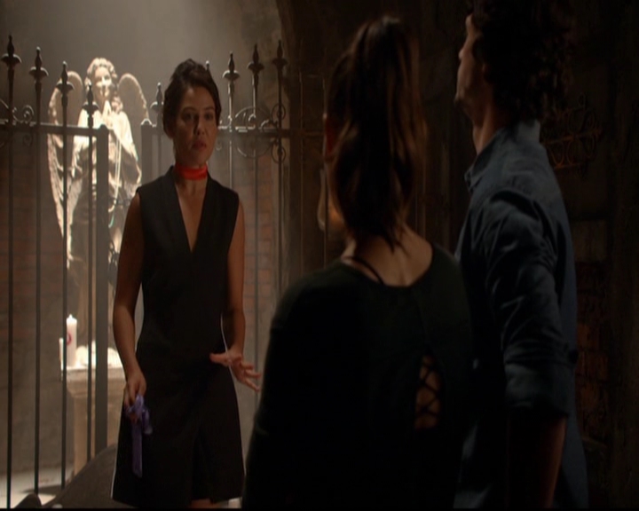 VampireDiariesWorld-dot-nl_TheOriginals_3x05TheAxemansLetters0490.jpg