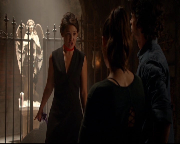 VampireDiariesWorld-dot-nl_TheOriginals_3x05TheAxemansLetters0493.jpg