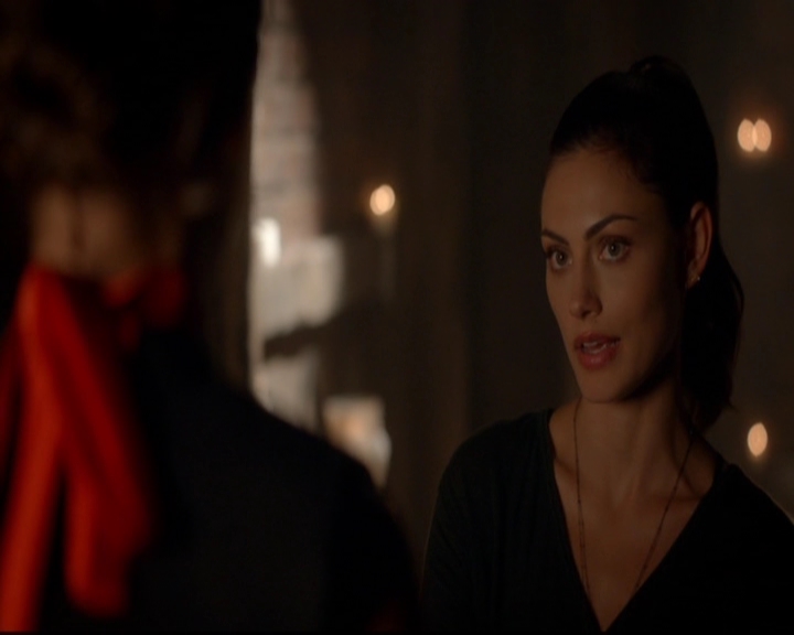 VampireDiariesWorld-dot-nl_TheOriginals_3x05TheAxemansLetters0506.jpg