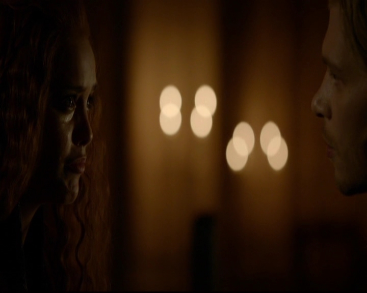 VampireDiariesWorld-dot-nl_TheOriginals_3x05TheAxemansLetters0602.jpg