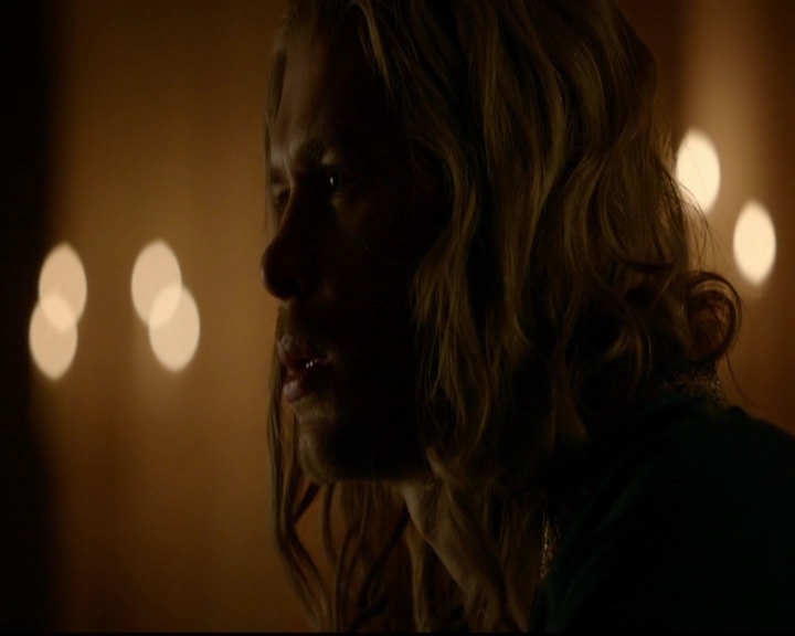 VampireDiariesWorld-dot-nl_TheOriginals_3x05TheAxemansLetters0611.jpg