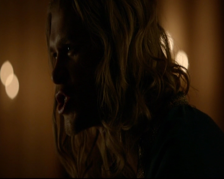 VampireDiariesWorld-dot-nl_TheOriginals_3x05TheAxemansLetters0678.jpg