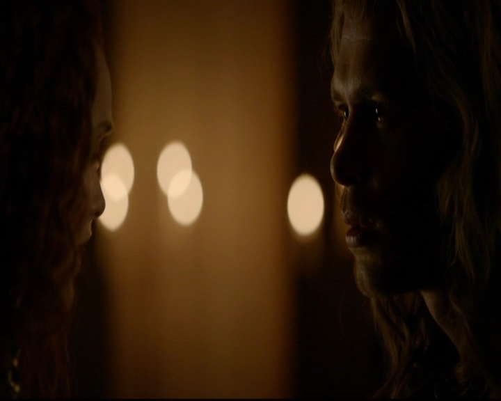 VampireDiariesWorld-dot-nl_TheOriginals_3x05TheAxemansLetters0737.jpg