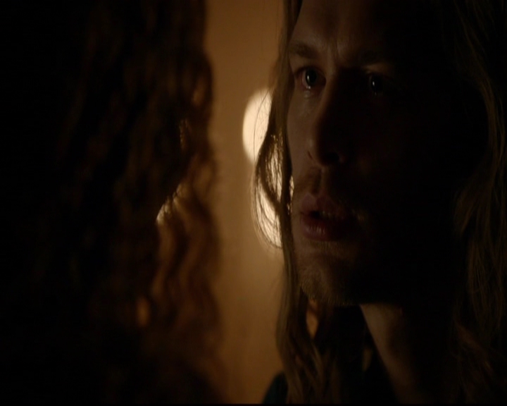 VampireDiariesWorld-dot-nl_TheOriginals_3x05TheAxemansLetters0756.jpg