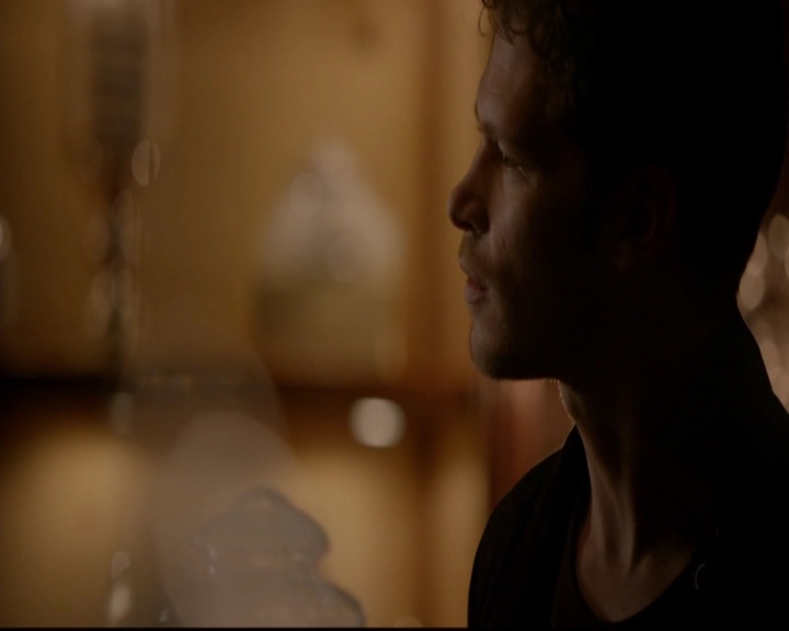 VampireDiariesWorld-dot-nl_TheOriginals_3x05TheAxemansLetters0761.jpg