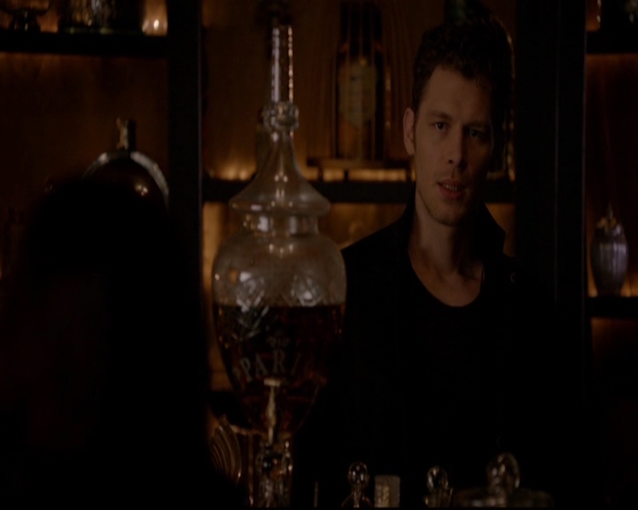 VampireDiariesWorld-dot-nl_TheOriginals_3x05TheAxemansLetters0777.jpg