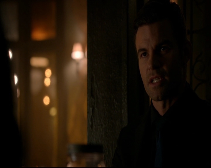 VampireDiariesWorld-dot-nl_TheOriginals_3x05TheAxemansLetters0815.jpg