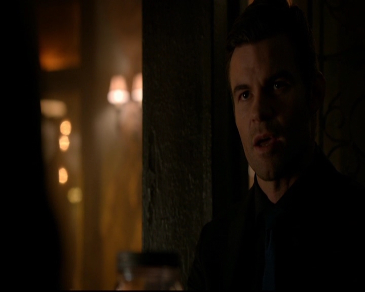 VampireDiariesWorld-dot-nl_TheOriginals_3x05TheAxemansLetters0817.jpg