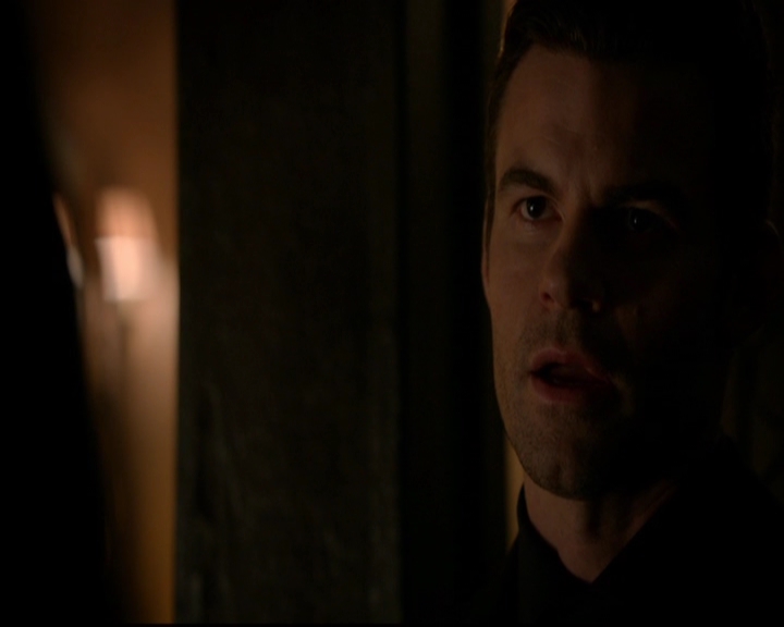 VampireDiariesWorld-dot-nl_TheOriginals_3x05TheAxemansLetters0821.jpg