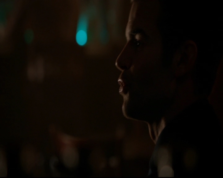 VampireDiariesWorld-dot-nl_TheOriginals_3x05TheAxemansLetters0825.jpg