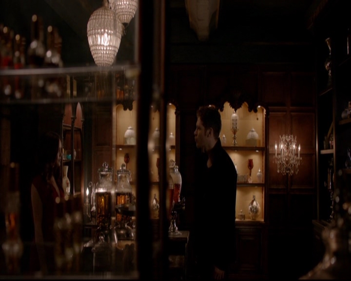 VampireDiariesWorld-dot-nl_TheOriginals_3x05TheAxemansLetters1016.jpg