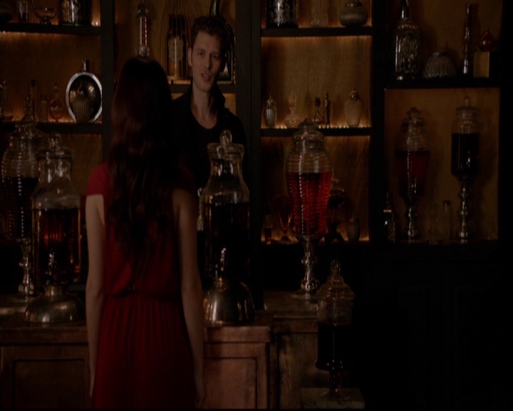 VampireDiariesWorld-dot-nl_TheOriginals_3x05TheAxemansLetters1018.jpg