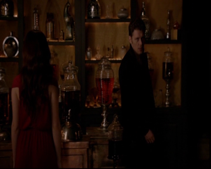 VampireDiariesWorld-dot-nl_TheOriginals_3x05TheAxemansLetters1020.jpg